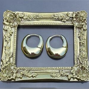 Golden chunky oval hoop earrings